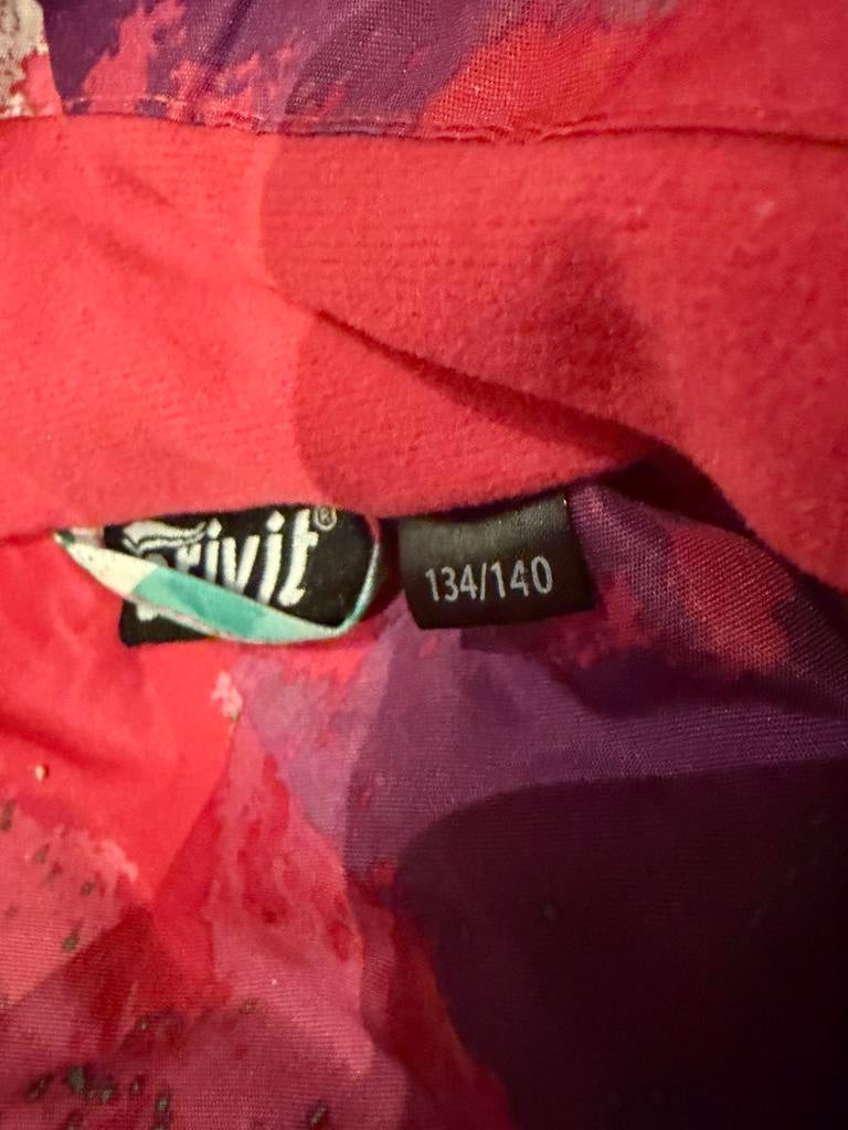 Ski jas mt 143/140, Kinderen en Baby's, Kinderkleding | Maat 134, Ophalen of Verzenden, Zo goed als nieuw, Meisje, Jas