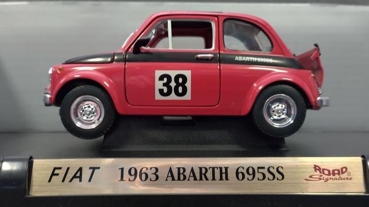 Fiat 695 Ss Abarth 1963 1:18 Yatming Road Signature Pol, Hobby en Vrije tijd, Modelauto's | 1:18, Zo goed als nieuw, Verzenden