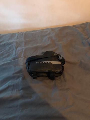 Fietstasje - Zo goed als nieuw beschikbaar voor biedingen