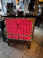 Roze kastje design meubel, Huis en Inrichting, Slaapkamer | Nachtkastjes, Zo goed als nieuw, Hout, Ophalen
