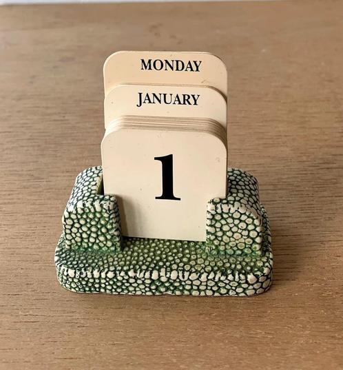Art Deco eeuwige Engelse dagkalender uit 1930., Antiek en Kunst, Antiek | Klokken, Ophalen of Verzenden