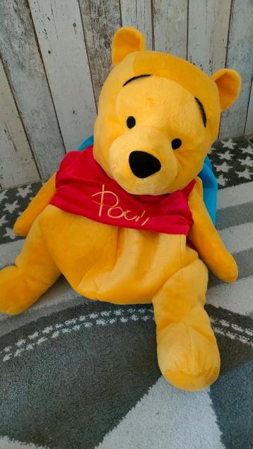 Winnie the Pooh in honing pot