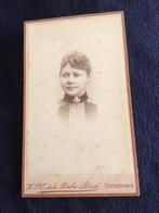 CDV, Indische dame, H.P.E. de la Roche Busé, Heerenveen, Ophalen of Verzenden, Voor 1940, Gebruikt, Foto