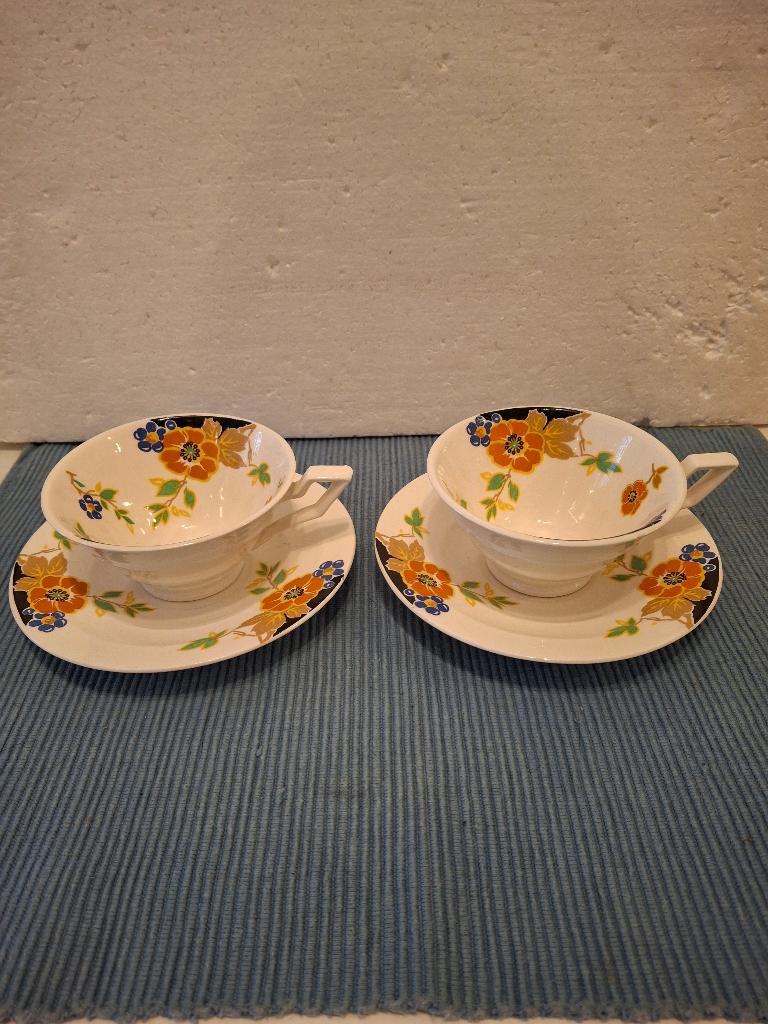 Mosa - Oostindische Kers - 2 mooie art deco kop en schotels, Antiek en Kunst, Antiek | Servies los, Ophalen of Verzenden