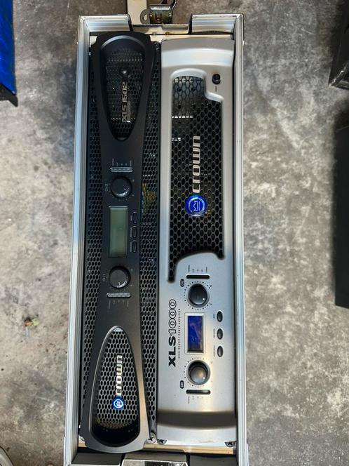 Versterkers Crown XLS 1000 & Crown XLS1502 en flightcase, Muziek en Instrumenten, Versterkers | Keyboard, Monitor en PA, Zo goed als nieuw