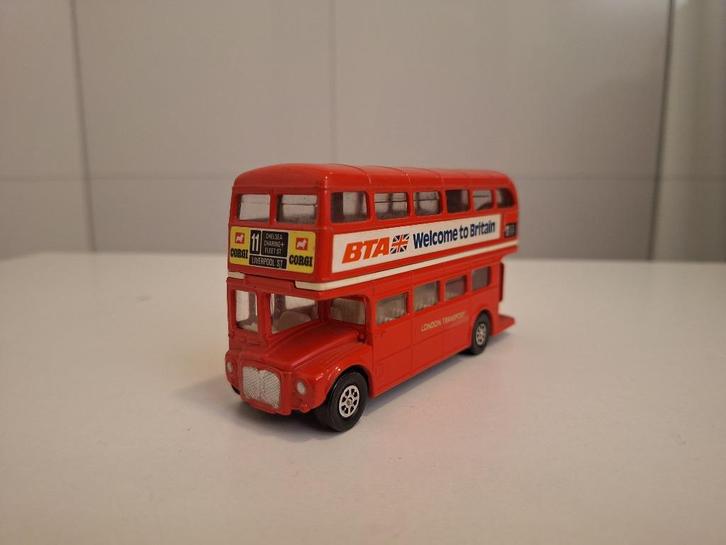 Corgi Toys Routemaster Welcome to Britain (Nr. 269), Hobby en Vrije tijd, Modelauto's | 1:50, Zo goed als nieuw, Bus of Vrachtwagen