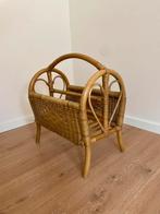 Rotan lectuurbak, Huis en Inrichting, Woonaccessoires | Krantenbakken en Lectuurbakken, Ophalen, Gebruikt
