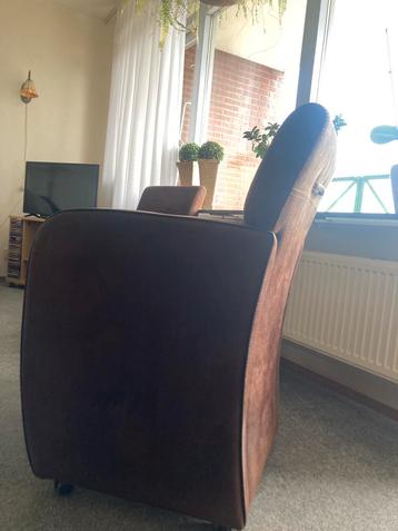 2 Bruine leren fauteuils - comfortabel en stijlvol beschikbaar voor biedingen
