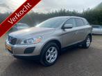 Volvo XC60 3.2 Momentum Plus / Pano.dak / Privacyglass, Gebruikt, Met garantie (alle), 1714 kg, XC60
