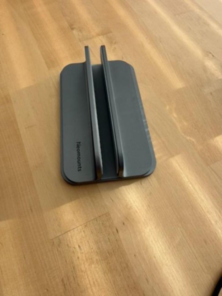 Neomounts NSLS300 Verticale Laptopstandaard, Computers en Software, Laptopstandaarden, Zo goed als nieuw, Ophalen of Verzenden