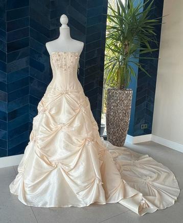 Nieuw! Trouwjurk Bruidsjurk verlovingsjurk mt 40 - L beschikbaar voor biedingen