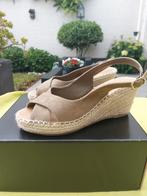 Espadrilles met sleehak beige suede, Ophalen of Verzenden, Nieuw, Beige, Sneakers of Gympen