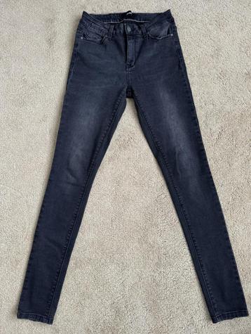Grijze jeans Object, maat 27 beschikbaar voor biedingen