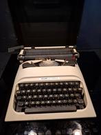 VINTAGE SPACE AGE OLIVETTI LETTERA 10 CURVY TYPEMACHINE, Diversen, Typemachines, Ophalen of Verzenden, Zo goed als nieuw
