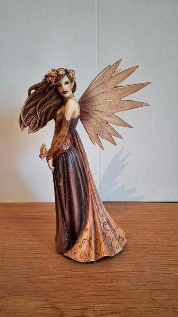 Fantasy beeld 'Autumn Splendor' van Jessica Galbreth beschikbaar voor biedingen