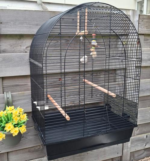 Mooi ruime vogelkooi, Dieren en Toebehoren, Vogels | Hokken en Kooien, Zo goed als nieuw, Vogelkooi, Ophalen