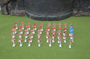 47 Vintage Lego verkeersbordjes uit de jaren 70 beschikbaar voor biedingen