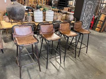 16 Unieke industriele barkrukken Metaal met leren Zitting beschikbaar voor biedingen