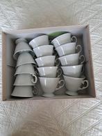 Kleine brocante theekopjes 16 stuks, Ophalen of Verzenden, Zo goed als nieuw, Porselein, Overige stijlen