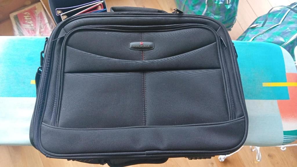 Laptop tas/aktetas van Magicase, Computers en Software, Laptoptassen, Ophalen, Aktetas