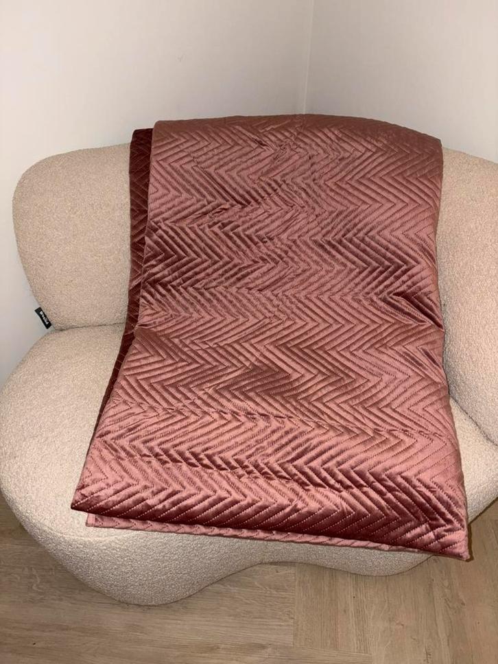Bedsprei 2 - persoons  (oud)roze fluweel 240 x220, Huis en Inrichting, Banken | Sofa's en Chaises Longues, Nieuw, Tweepersoons