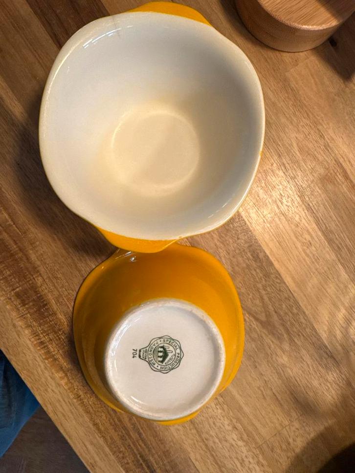 Twee Retro Soepkommen Pagnossin 704, Huis en Inrichting, Keuken | Servies, Gebruikt, Kom(men), Overige stijlen, Aardewerk, Ophalen of Verzenden