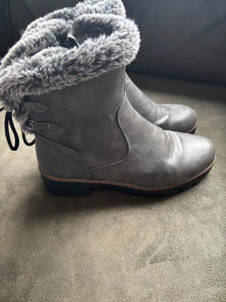 Grijze boots Blue Box maat 42, Kleding | Dames, Schoenen, Zo goed als nieuw, Grijs, Ophalen of Verzenden