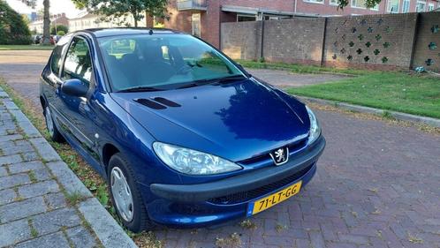 Peugeot 206 nwe apk, Auto's, Peugeot, Particulier, Airbags, Centrale vergrendeling, Elektrische ramen, Trekhaak, Benzine, C, Hatchback