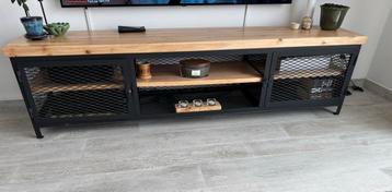 Tv kast handmade beschikbaar voor biedingen