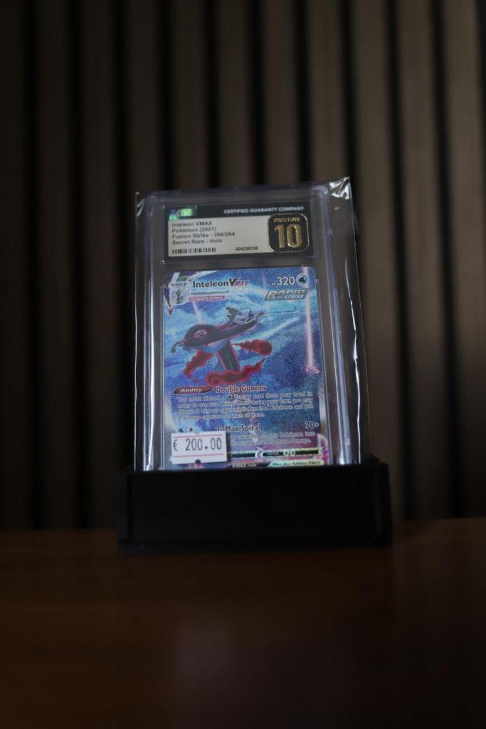 Inteleon VMAX – Fusion Strike 266/264 – CGC Pristine 10, Hobby en Vrije tijd, Verzamelkaartspellen | Pokémon, Zo goed als nieuw