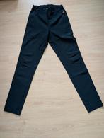 Donkerblauwe broek met rechte pijp van LauRie, slim fit, Kleding | Dames, Maat 38/40 (M), Blauw, Ophalen of Verzenden, Zo goed als nieuw