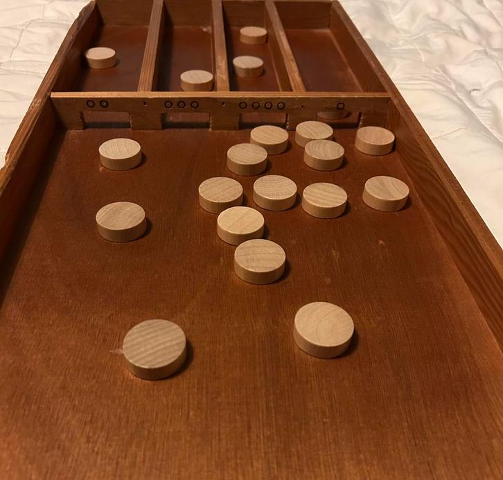 Tafel model / kinder sjoelbak inclusief stenen, Hobby en Vrije tijd, Gezelschapsspellen | Overige, Gebruikt, Een of twee spelers