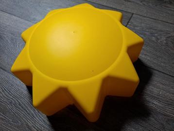 Gele zon plafondlamp beschikbaar voor biedingen