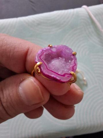 Mooie roze Geode ring nieuw beschikbaar voor biedingen