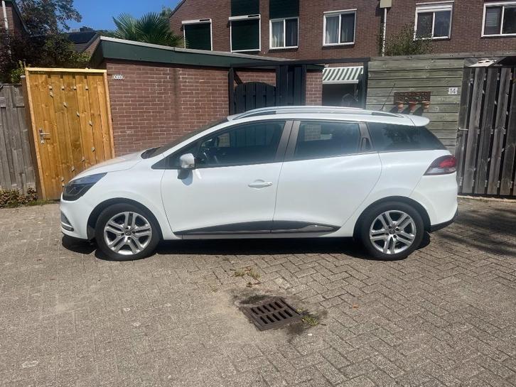 Renault Clio 0.9 TCE 90 Estate 2017 Wit, Auto's, Renault, Particulier, Clio, ABS, Airbags, Airconditioning, Bluetooth, Boordcomputer