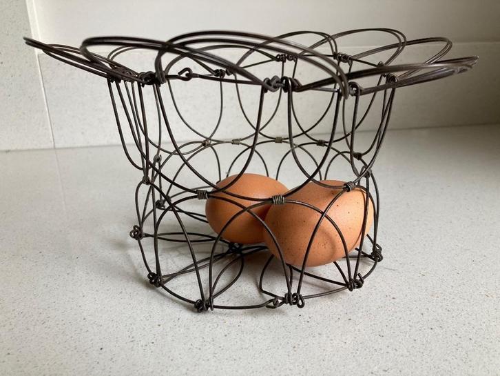 Antiek (ca. 1920) opvouwbaar eiermandje (draadmand)., Antiek en Kunst, Curiosa en Brocante, Ophalen of Verzenden