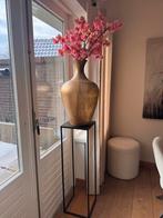 Gouden grote vaas met kunstbloemen, Huis en Inrichting, Woonaccessoires | Vazen, Ophalen, Overige materialen, Overige kleuren