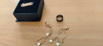 Zilveren ring een armband en ketting zilver goud verguld beschikbaar voor biedingen