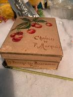 Vintage Brocante Doosje met Kersendecoratie, Ophalen of Verzenden