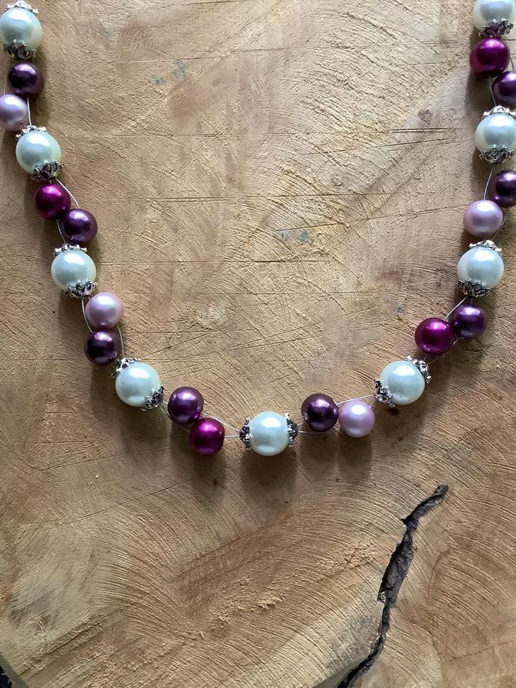 Nieuw! Paars/ witte ketting, Sieraden, Tassen en Uiterlijk, Kettingen, Nieuw, Paars, Verstelbaar, Ophalen of Verzenden