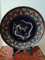 Prachtig groot cloisonné bord met draken, Antiek en Kunst, Verzenden