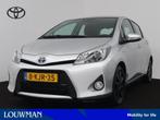 Toyota Yaris 1.5 Full Hybrid Aspiration (bj 2013, automaat), Auto's, Gebruikt, Zwart, 4 cilinders, Origineel Nederlands