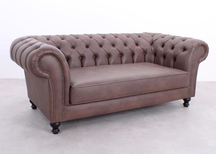 Chesterfield | Bank | Bruin | Design, Huis en Inrichting, Banken | Bankstellen, Zo goed als nieuw, Rechte bank, Tweepersoons, 150 tot 200 cm