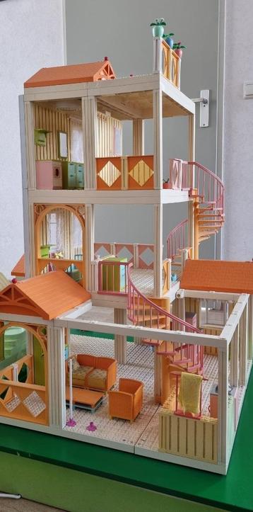 Groot Lego Scala (poppen) huis beschikbaar voor biedingen