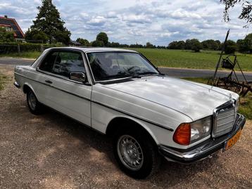 Mercedes-Benz 200-280 (W123) 230 CE beschikbaar voor biedingen