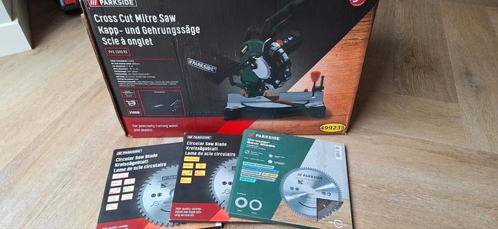Parkside Afkortzaag PKS1500 - Nieuw! incl. 5 zaagbladen, Doe-het-zelf en Verbouw, Gereedschap | Zaagmachines, Nieuw, Afkortzaag