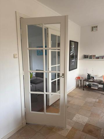 Twee openslaande binnendeuren beschikbaar voor biedingen