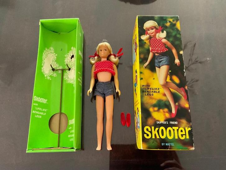Vintage Barbie Skooter Bendable Legs, Verzamelen, Poppen, Gebruikt, Kleertjes, Ophalen of Verzenden