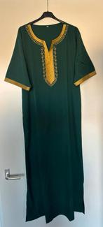 Kaftan XL groen. Met goudkleurig borduurwerk, Ophalen, Zo goed als nieuw