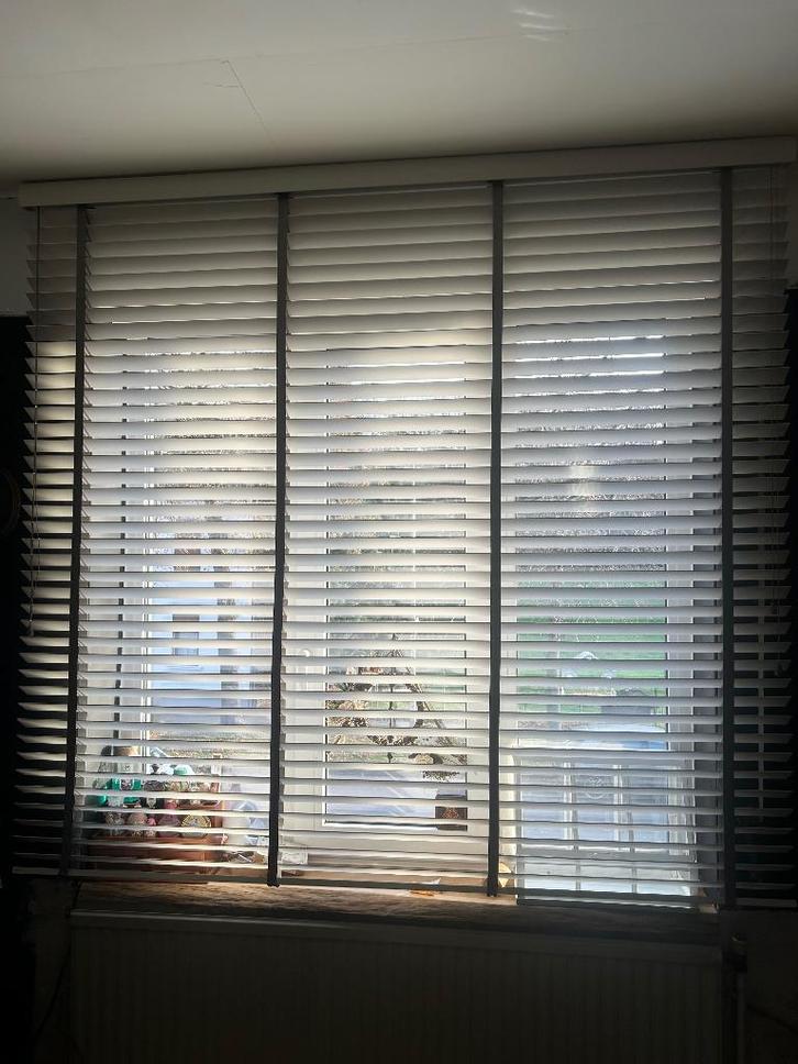 Houten jaloezieën wit (Label 65), Huis en Inrichting, Stoffering | Gordijnen en Lamellen, Gebruikt, 150 tot 200 cm, 150 tot 200 cm